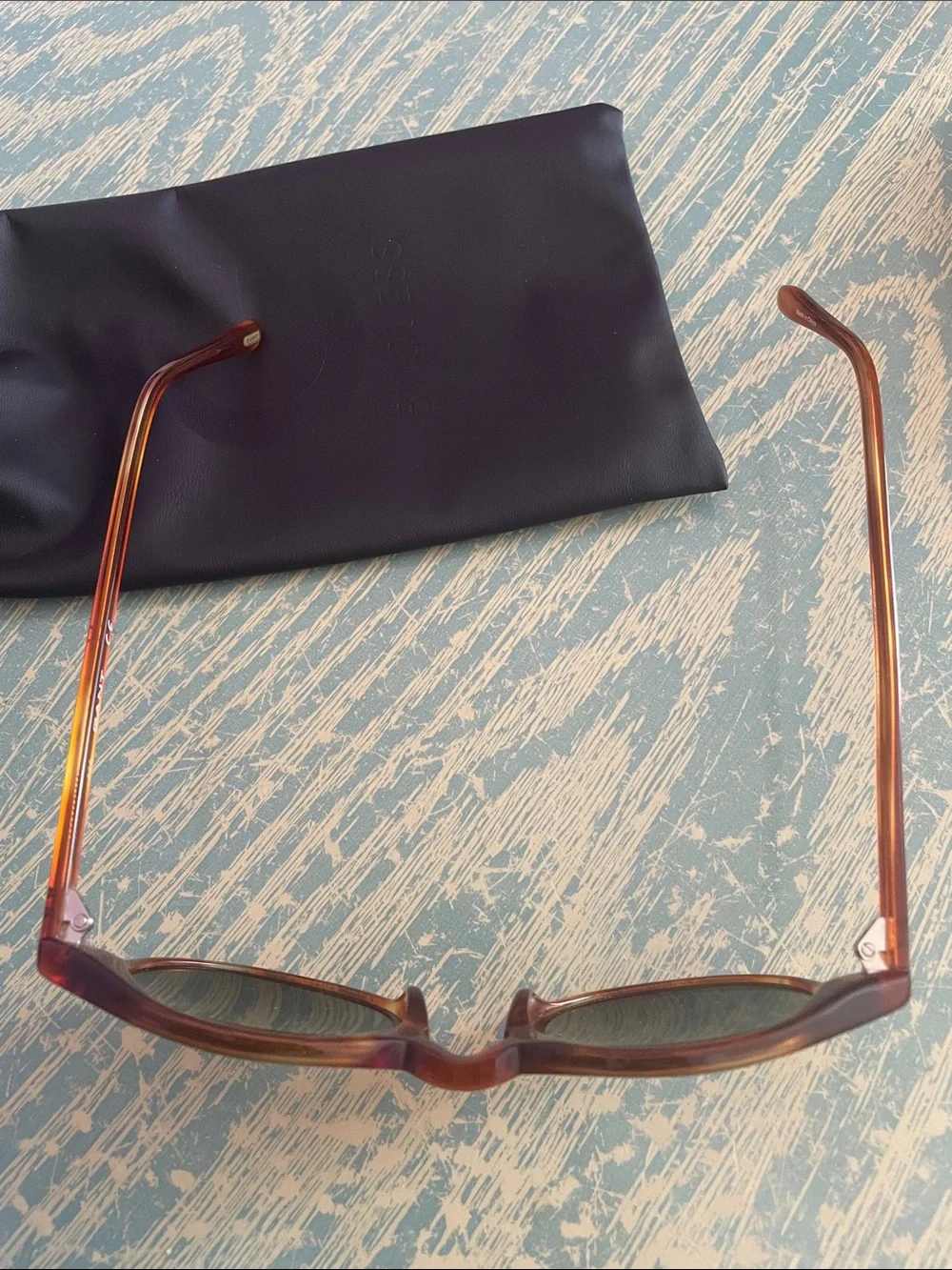 GANT Round Frame Tortoise Shell Style Sunglasses - Picture 2 of 8